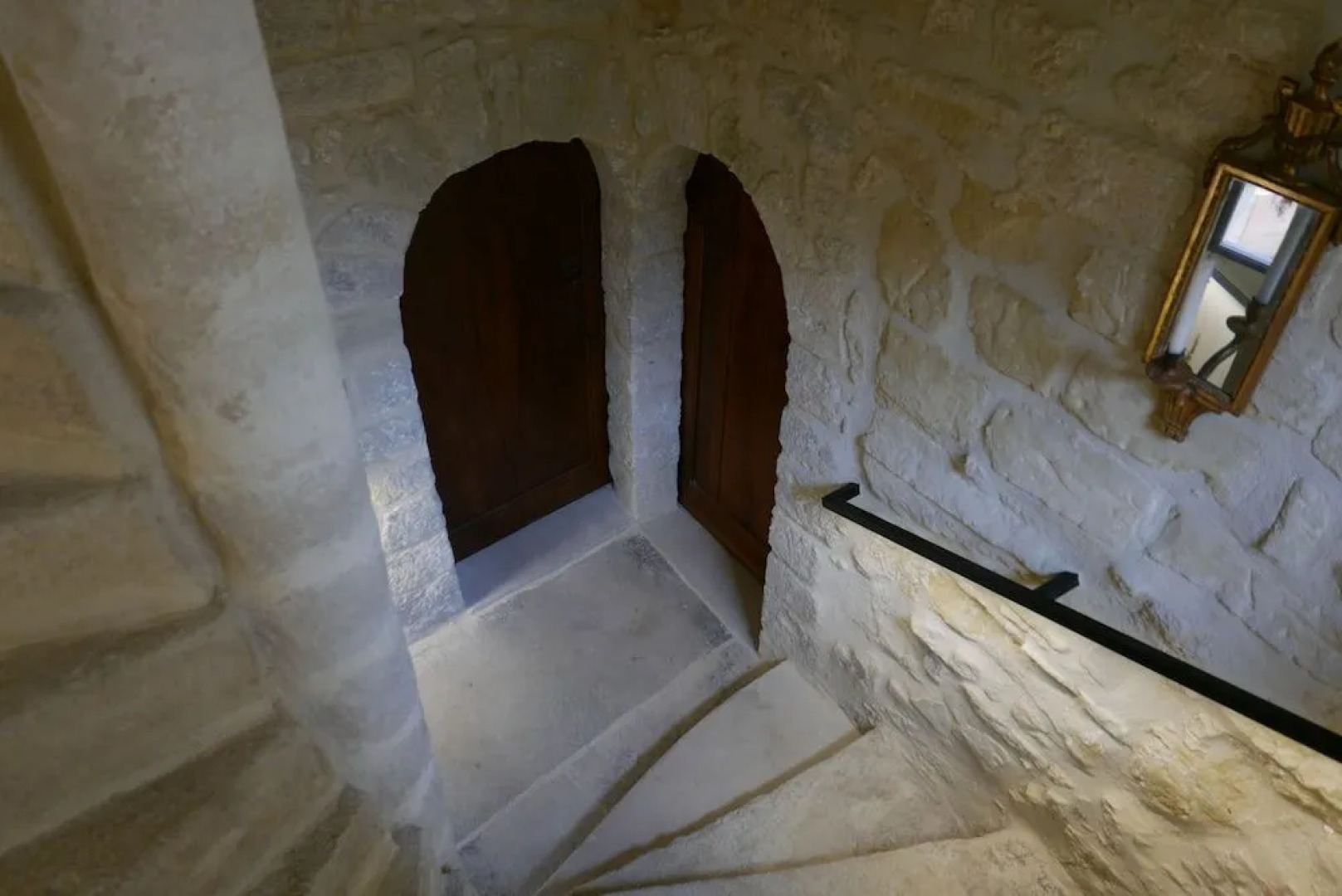 Tour Sarrazine de Montaren