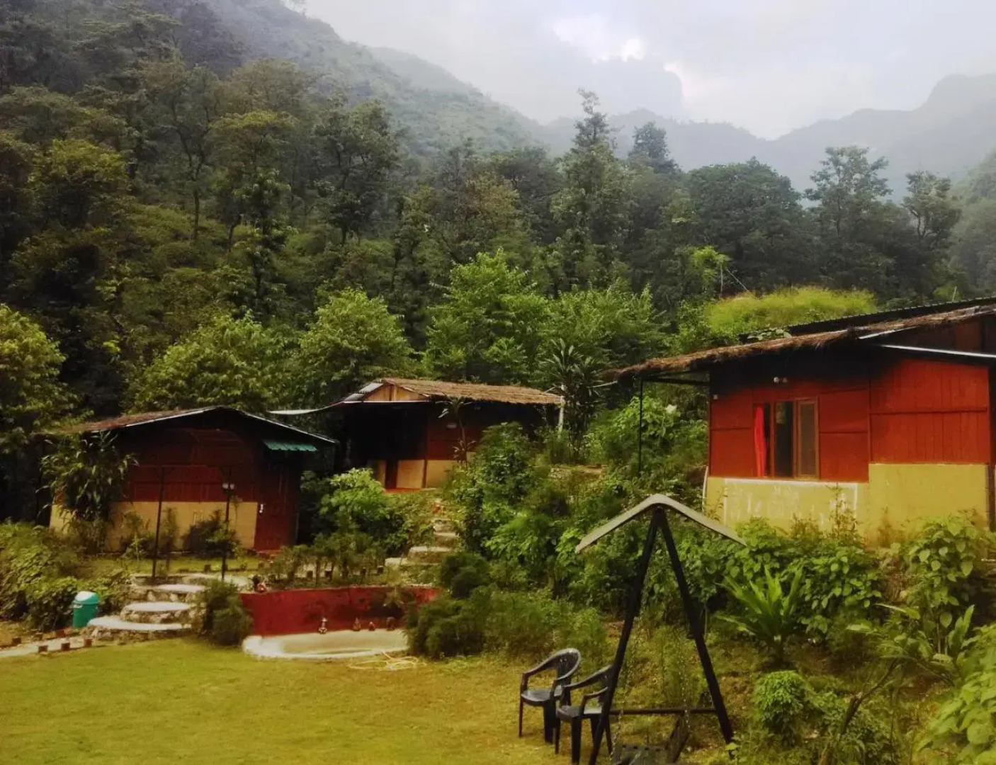12 BHK Rustic hut in Dhaulsoot Village 3 km from Laxmijhula near Badrinath Road, Rishikesh, by GuestHouser (AE3B)