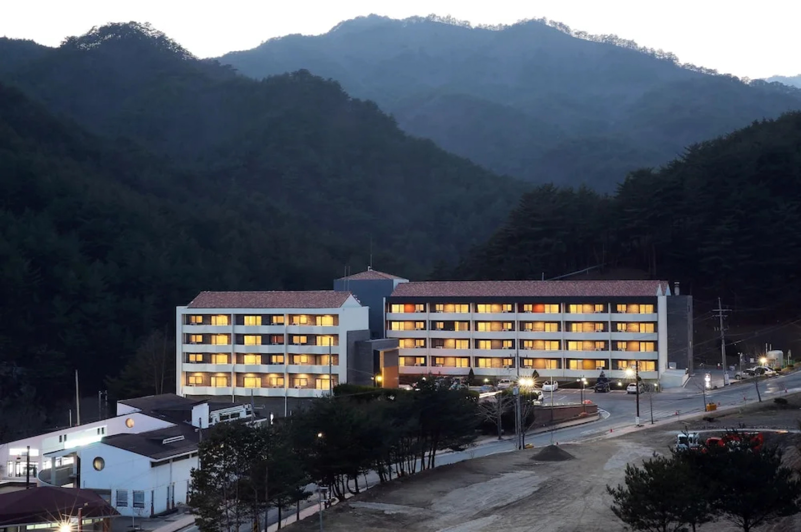 Dukgu Oncheon Resort Condo