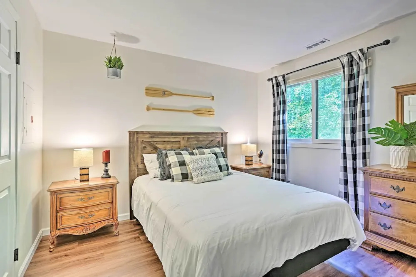 Vernon Condo w/ Deck, Near Appalachian Trail!