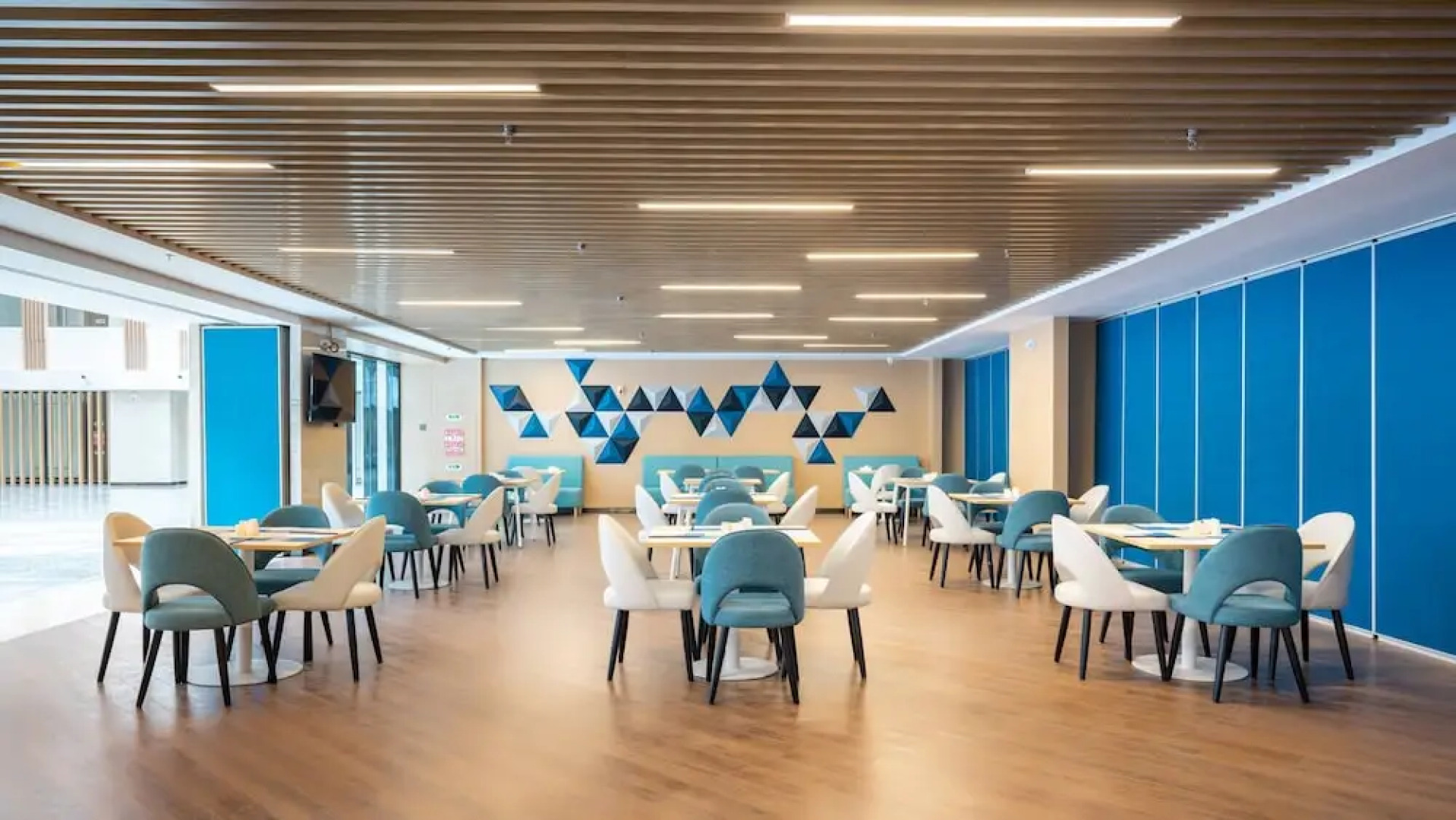 Holiday Inn Express Linzhi Airport by IHG