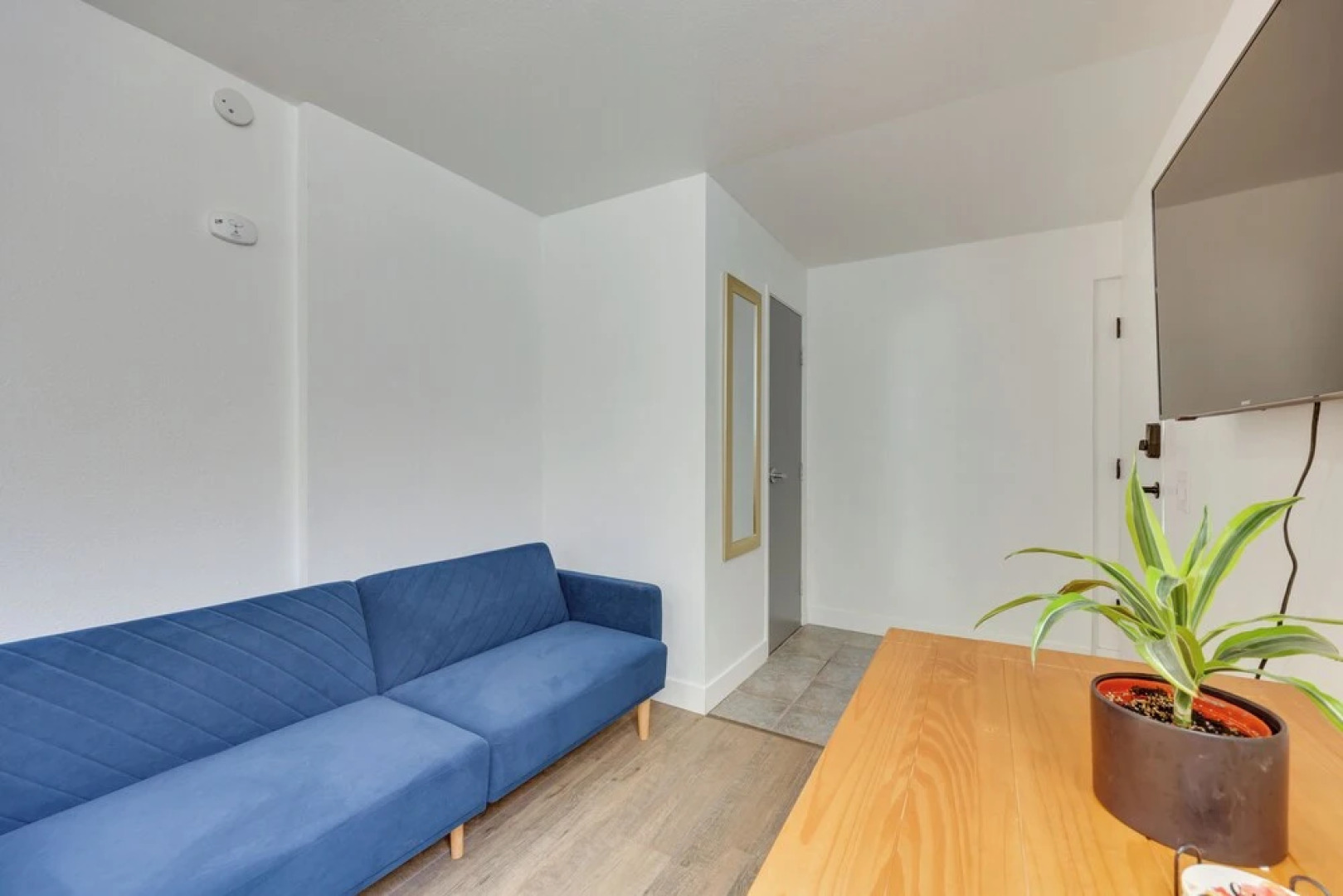 Oxnard Apartment < 1/2 Mi to Beaches!