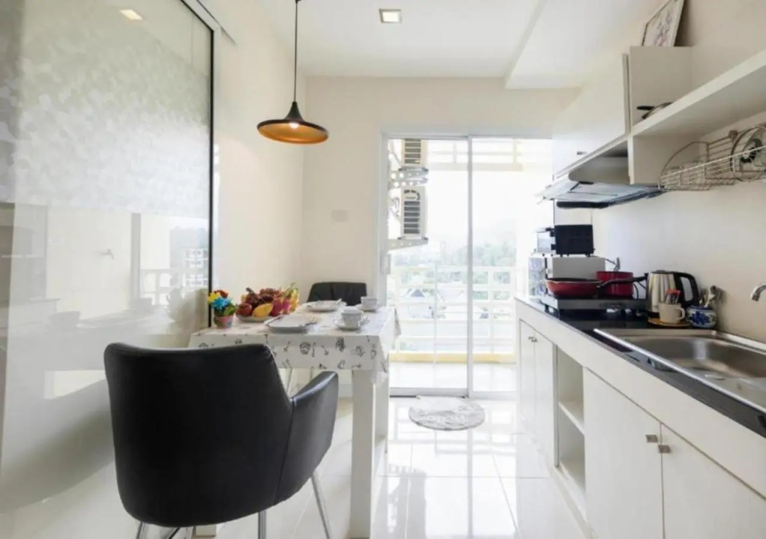 Backpacker Street Airport Place