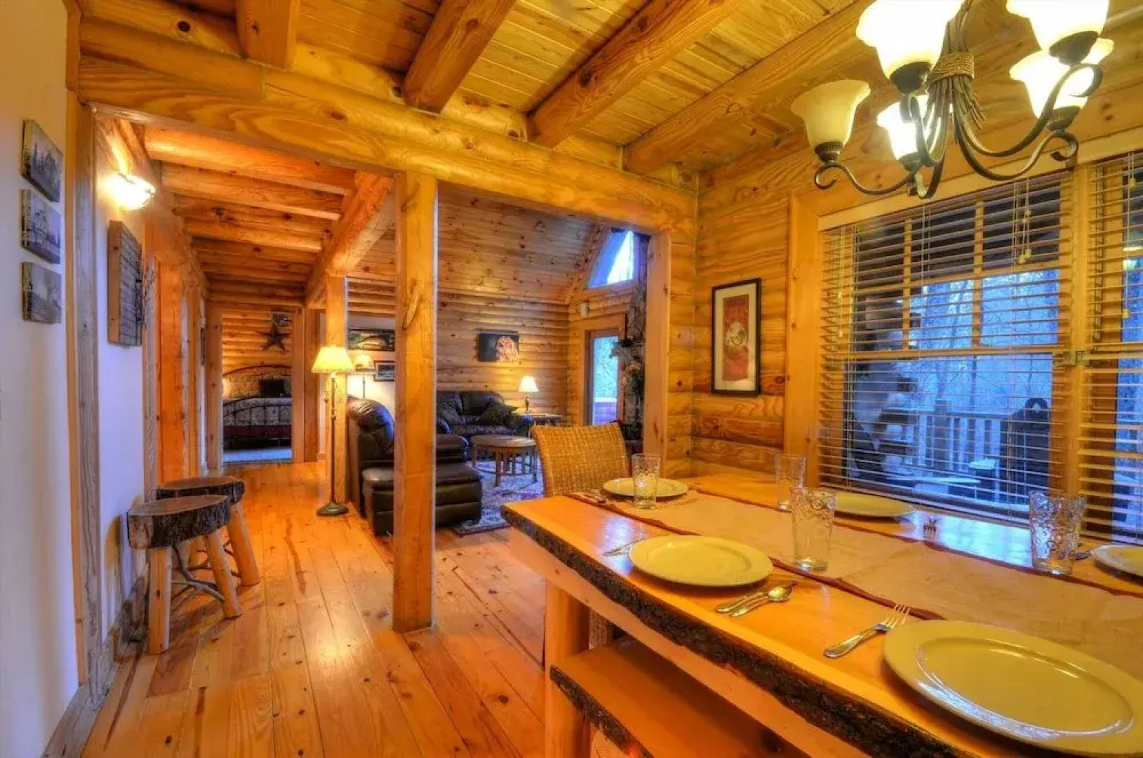 Nantahala Riverside 3 Bedroom Cabin by RedAwning