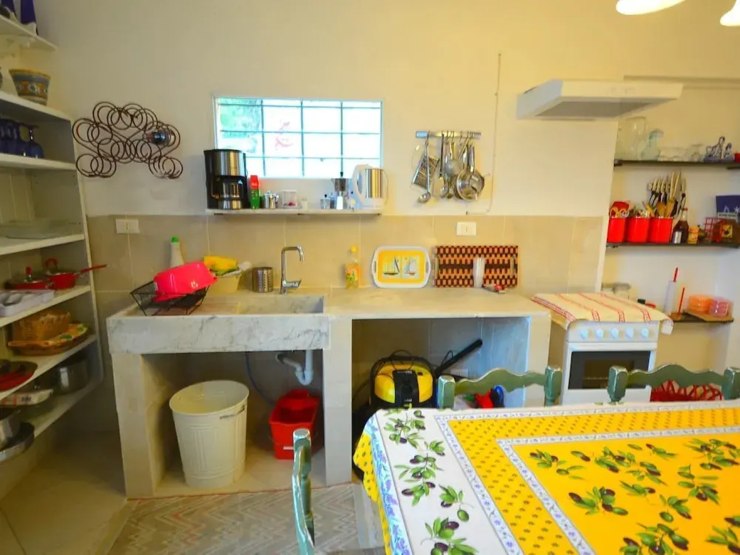 House Overlooking the Valley With a Barbecue on the Cool and Breezy Terrace