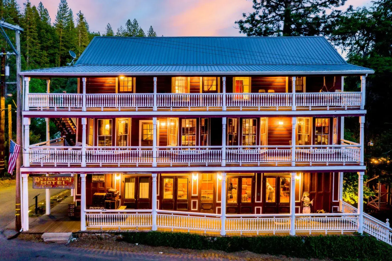 The Dutch Flat Hotel