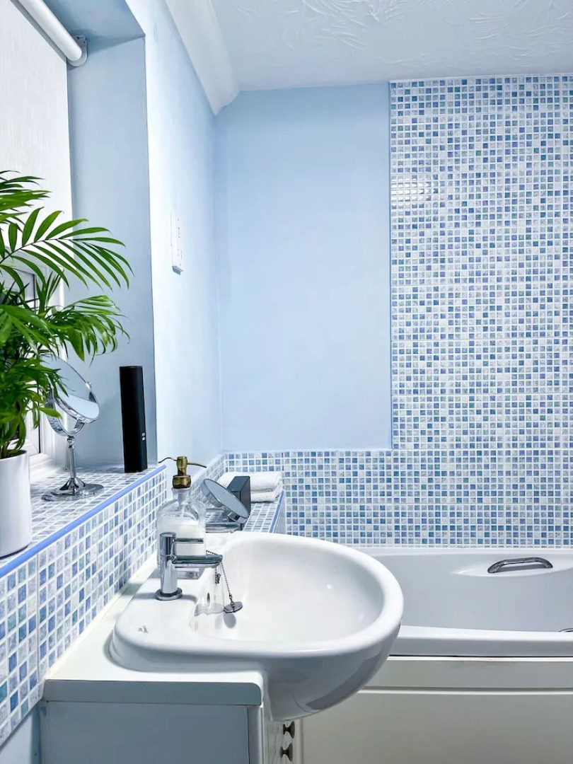 1-bed Apt, Sleeps 2, 20 min Walk to Centre