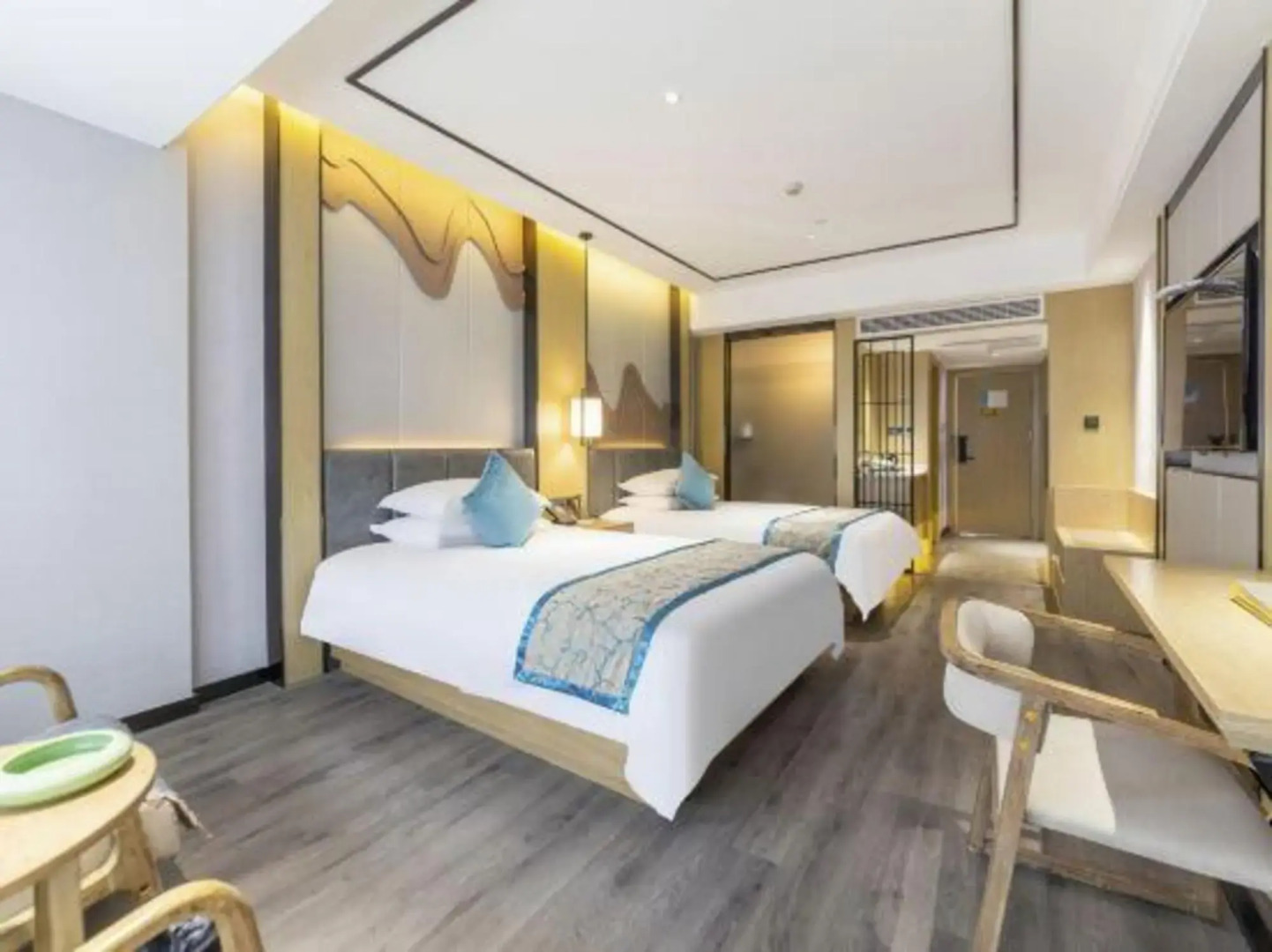 Longquan Nanguo Garden Hotel