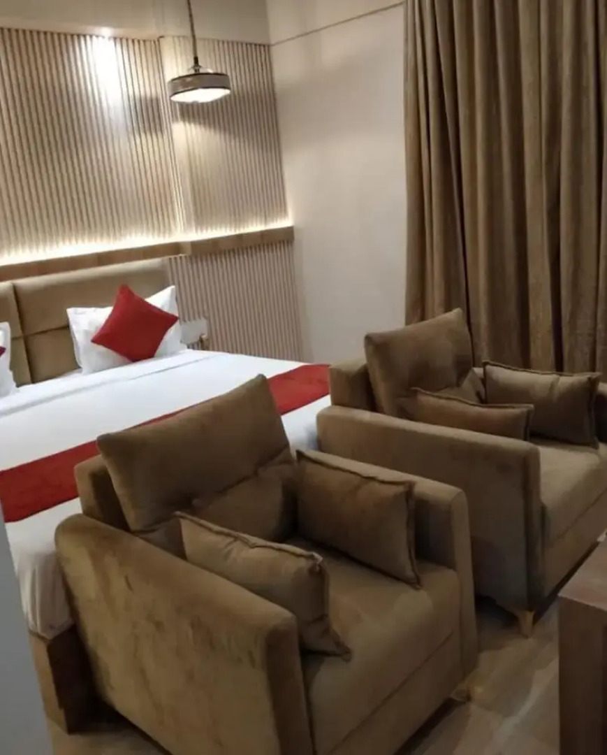 The Origin Suites opp Hyatt Regency