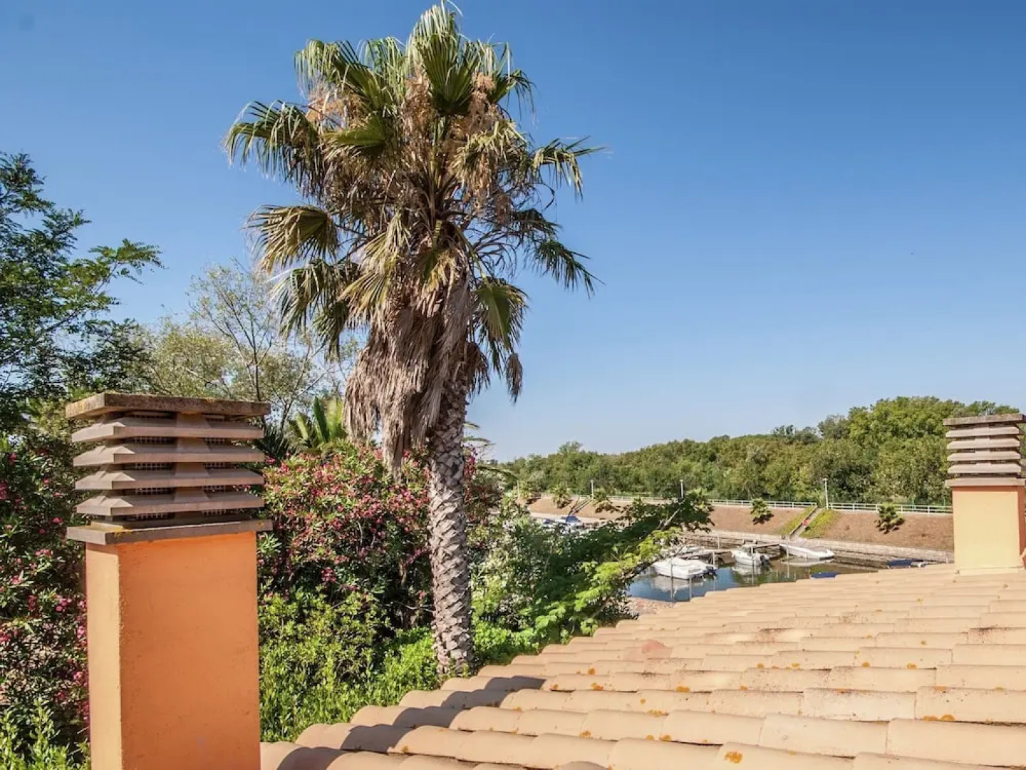 Fantastic Holiday Home With Private Pool at the Port Including a Private Berth