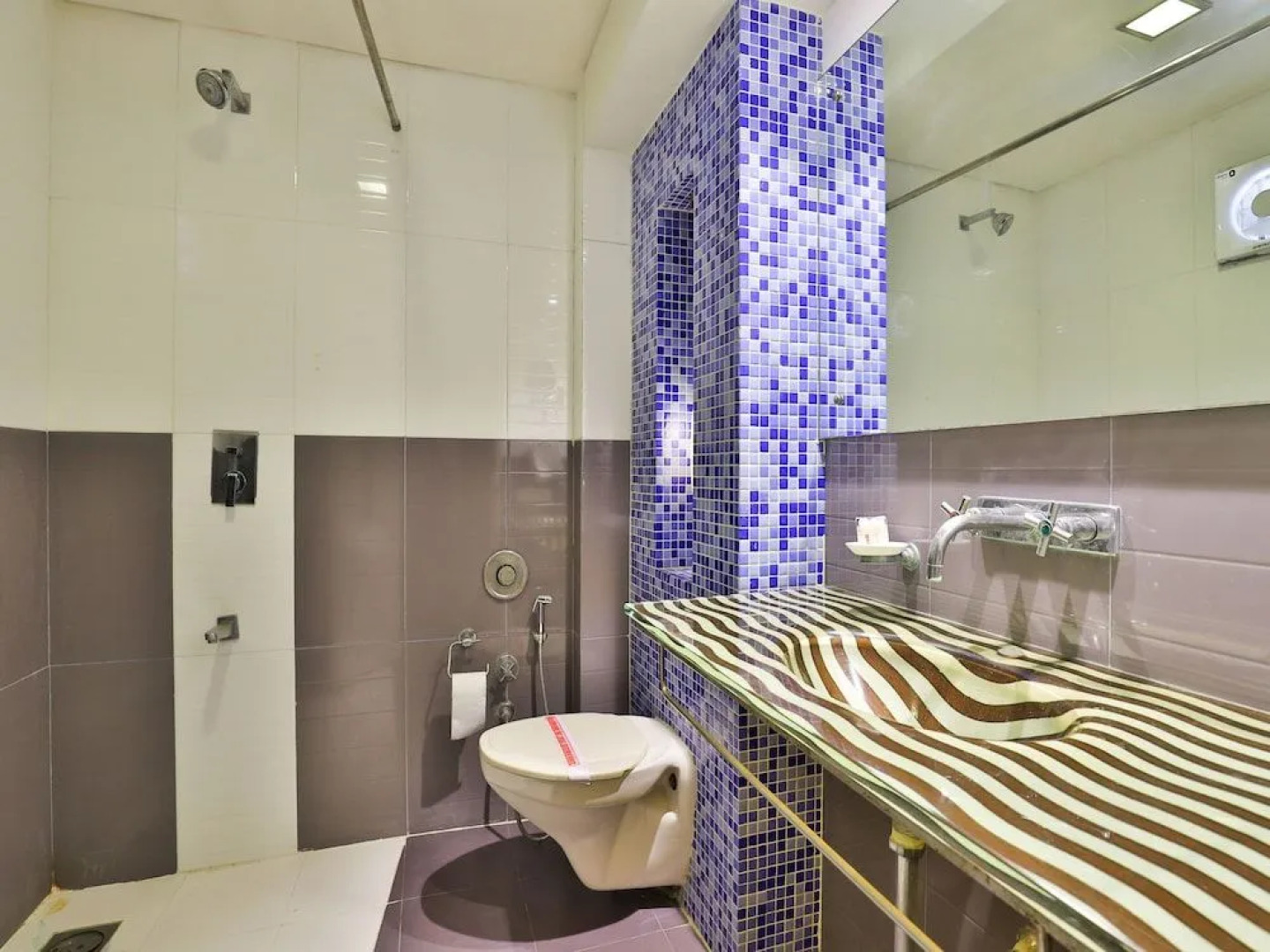 OYO 13372 Hotel Laksh Residency