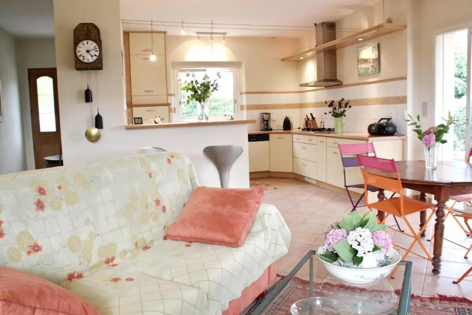 Maison de 2 chambres avec terrasse amenagee et wifi a Monlaur Bernet