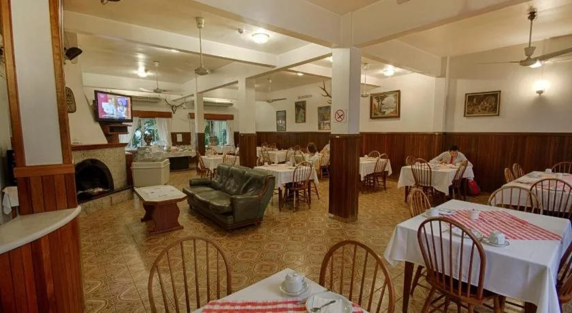 Hotel y Restaurant Austria