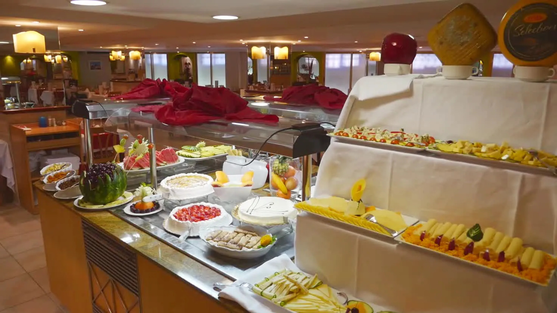 Universal Hotel Perla