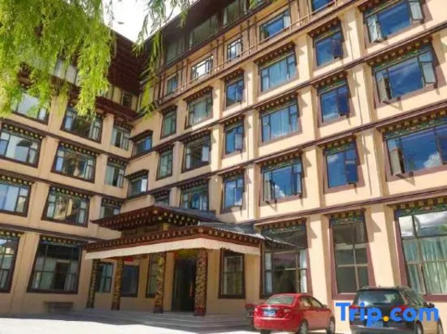 Shangri La Spa Hotel