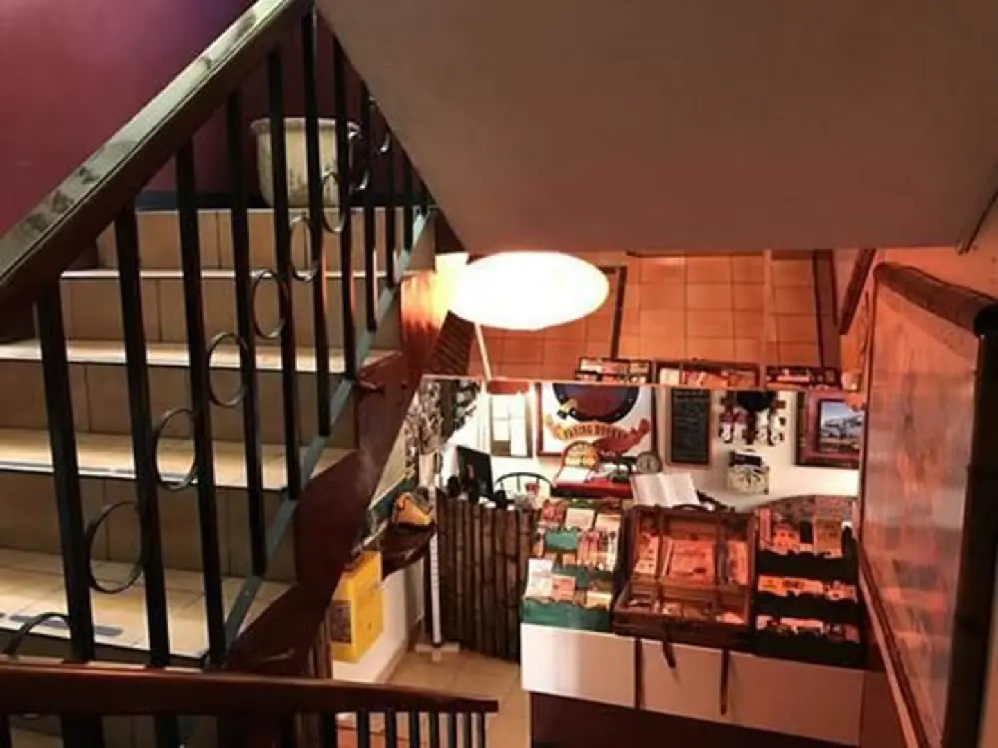 Flying Donkey Hostal - Hostel