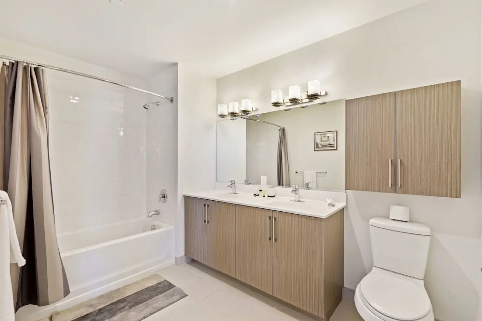 Skyline Luxury Home Suites at Newport