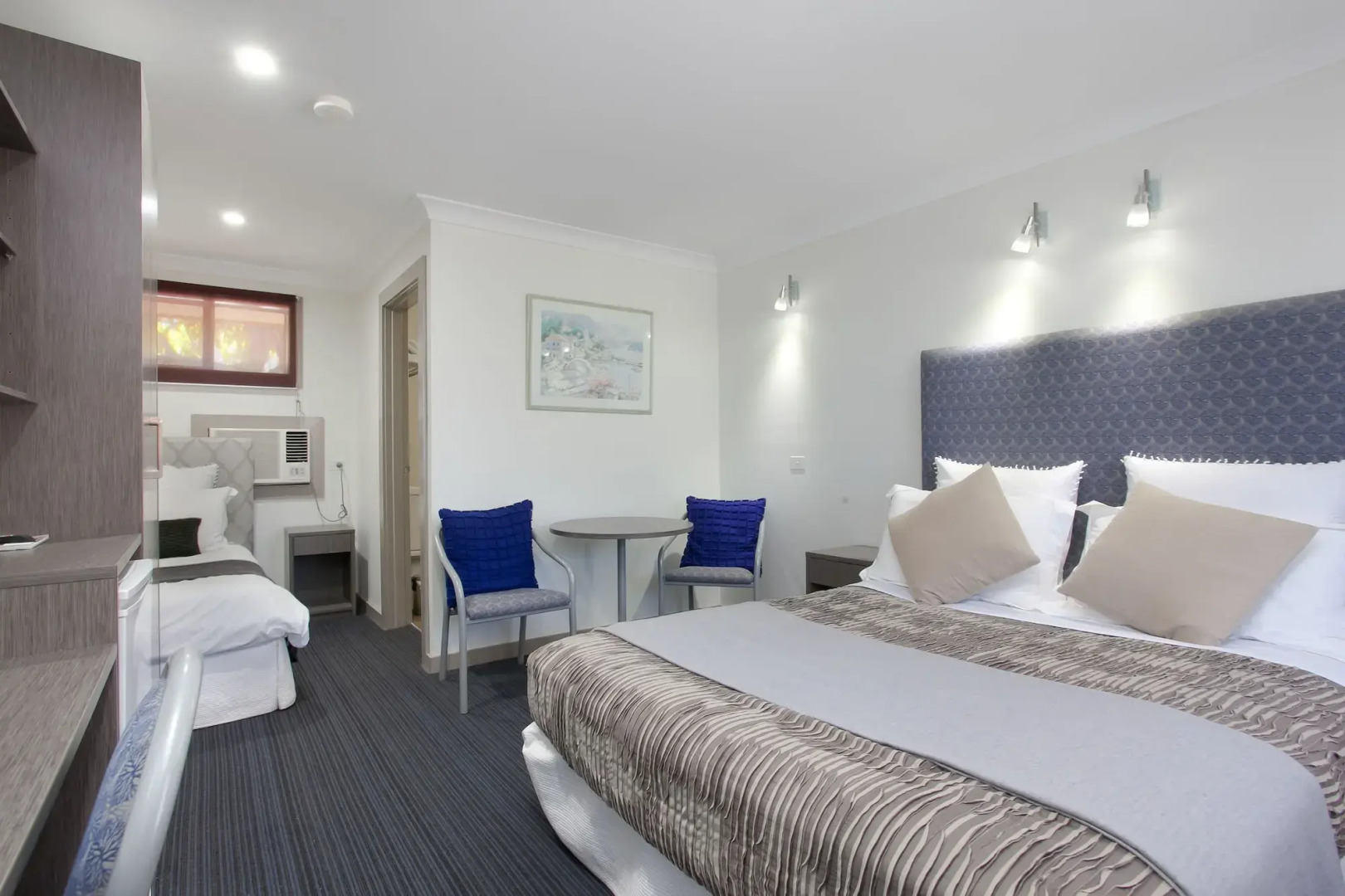 Sapphire Palms Motel