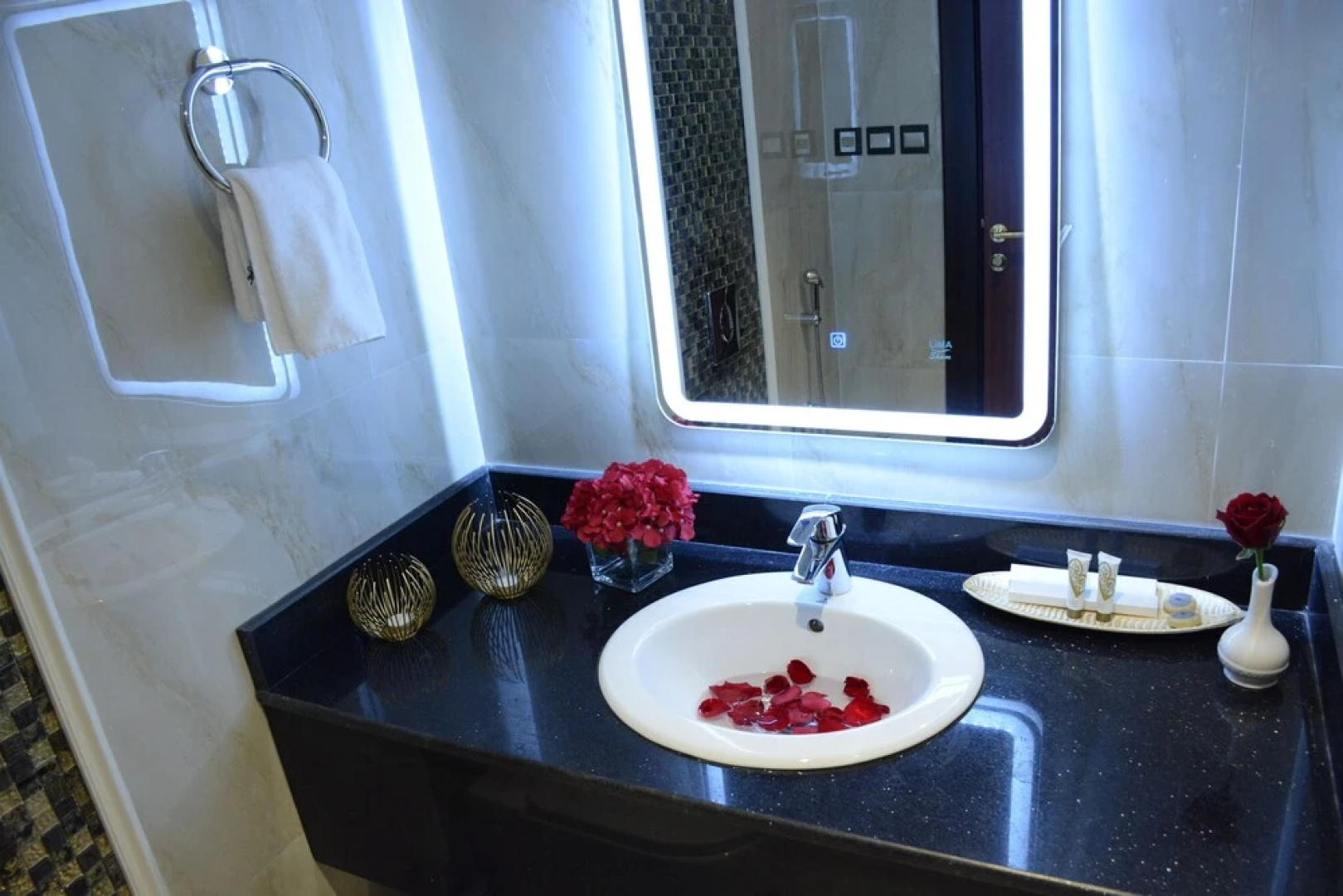 Al-Ewan Hotel Apartments