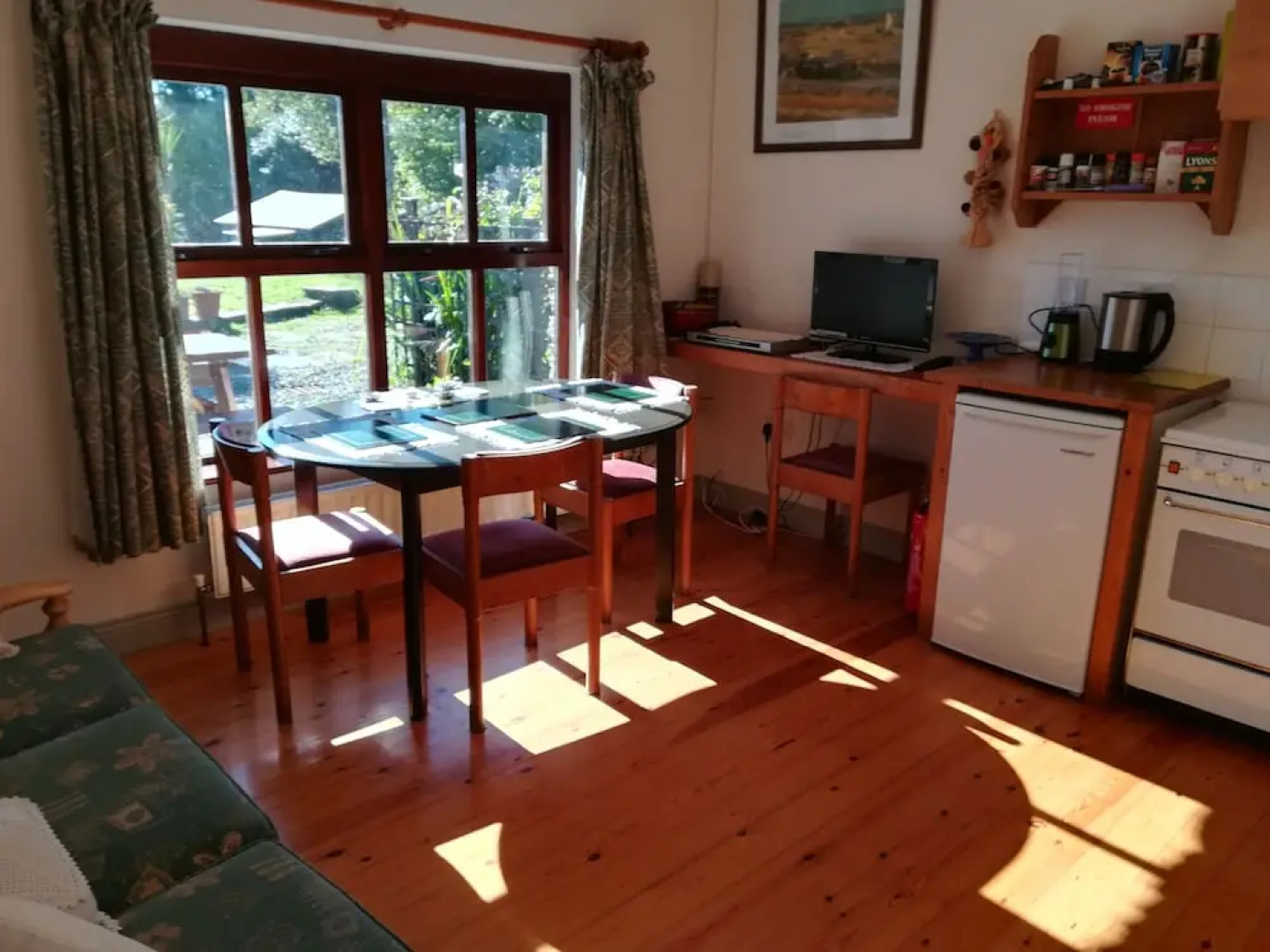 Lovely Sea View Apartment in Rineen - 4 Guests