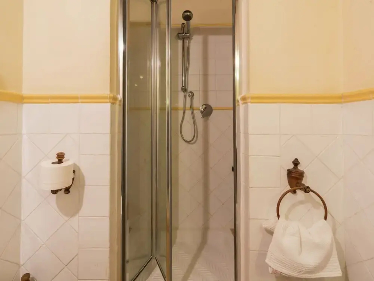 Holiday Home With Swimming Pool With Bubble Bath and Children's Pool