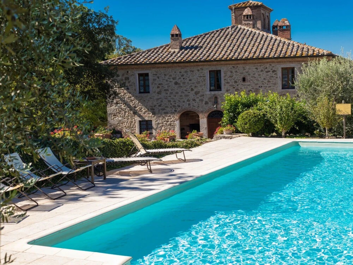 Alluring Apartment in Rapolano Terme with Swimming Pool