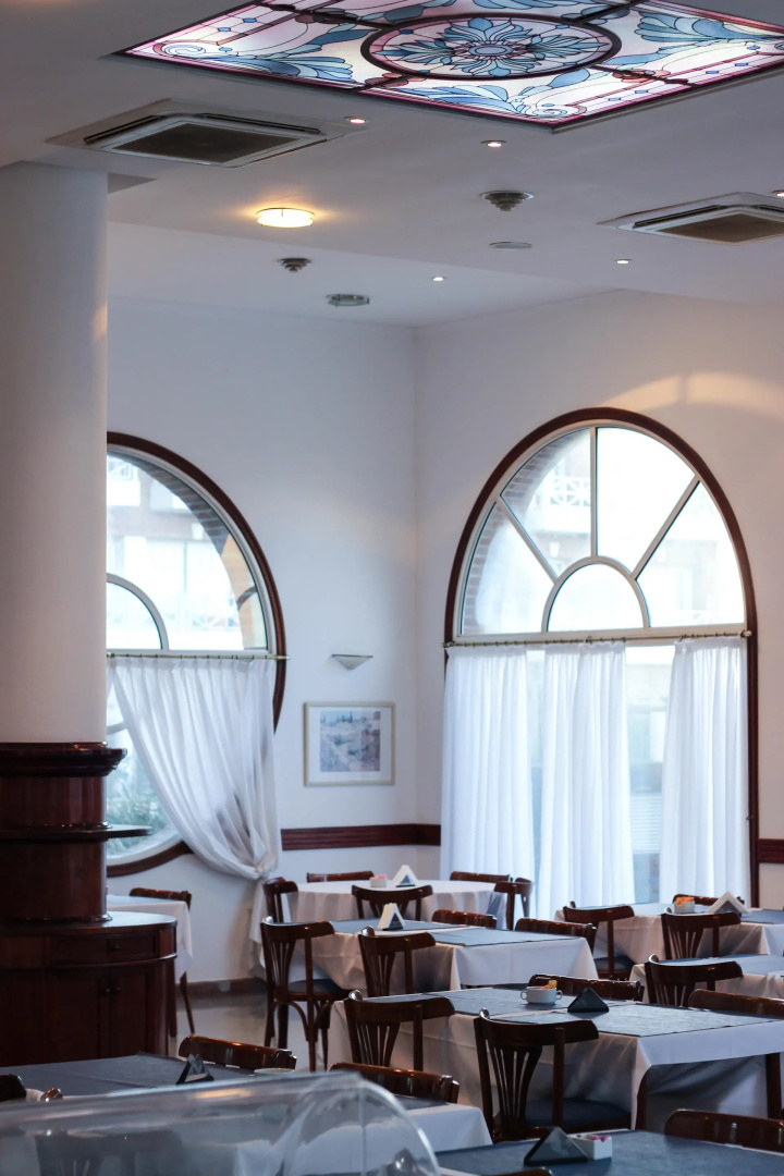 Hotel Reviens