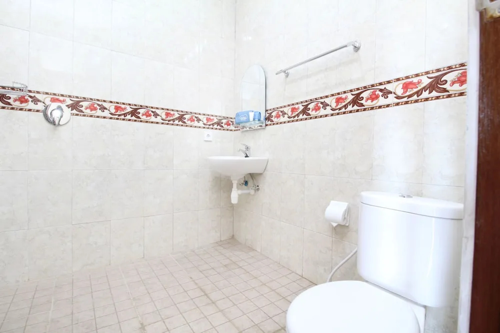 巴厘岛仓古艾里库塔乌塔拉潘泰贝拉瓦岗梅尔帕提6号酒店(Airy Eco Kuta Utara Pantai Berawa Gang Merpati 6 Canggu Bali)