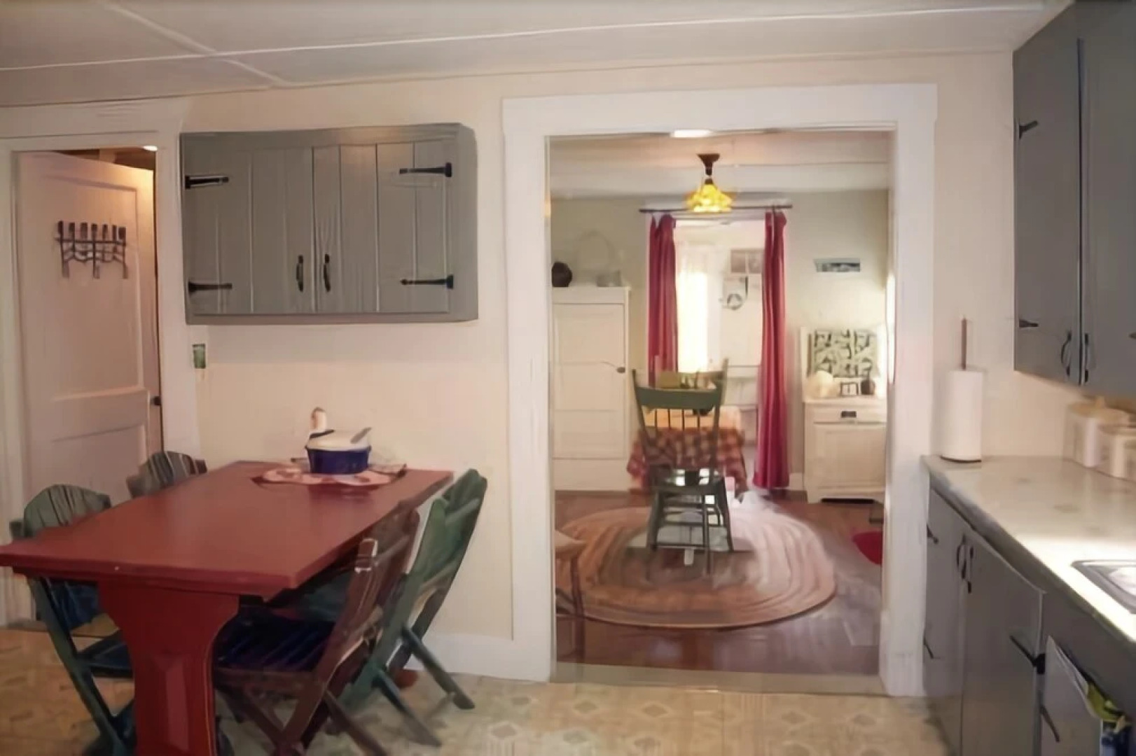 Sweet Pea Cottage - Two Bedroom Home