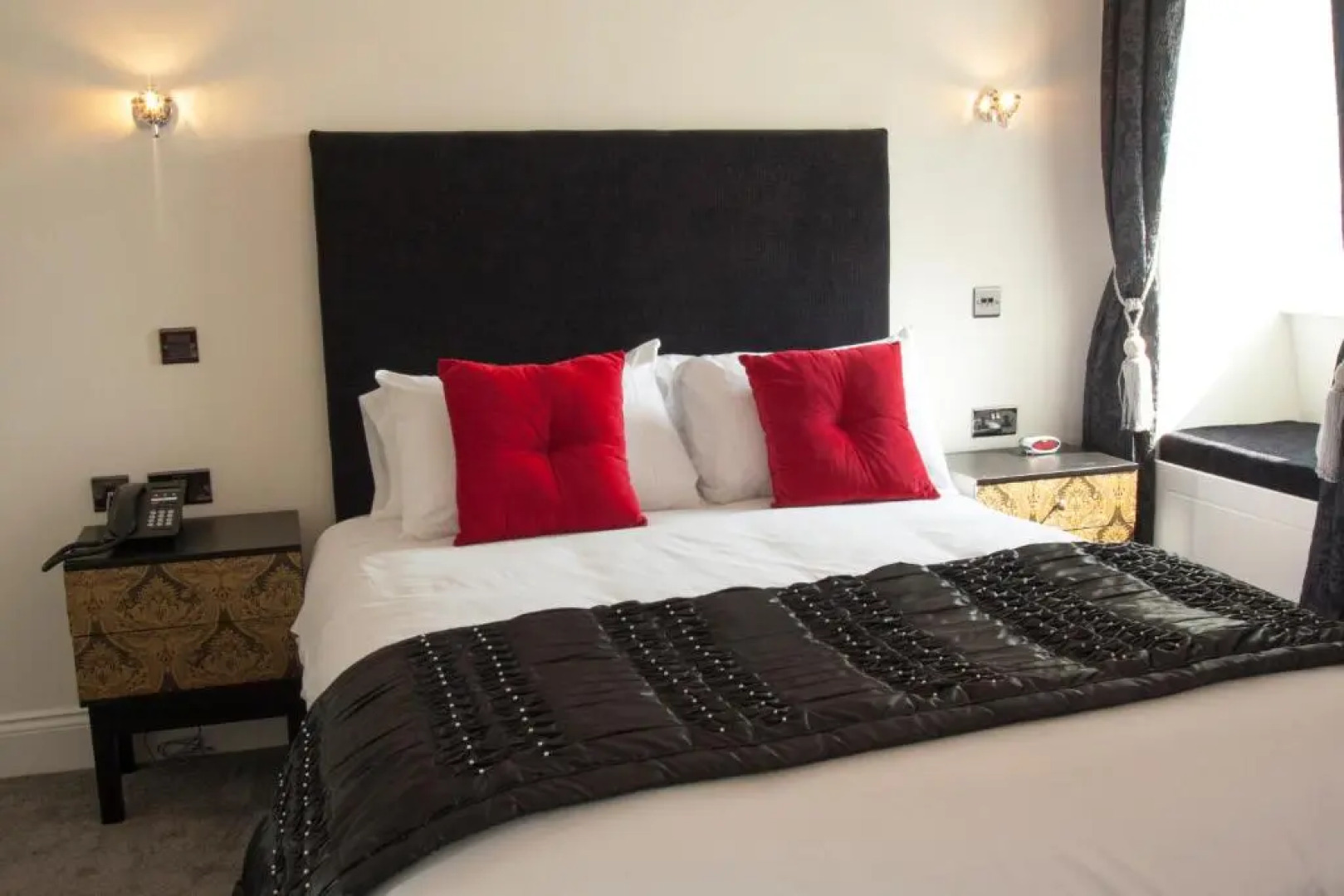 Ship Leopard Hotel – No Children