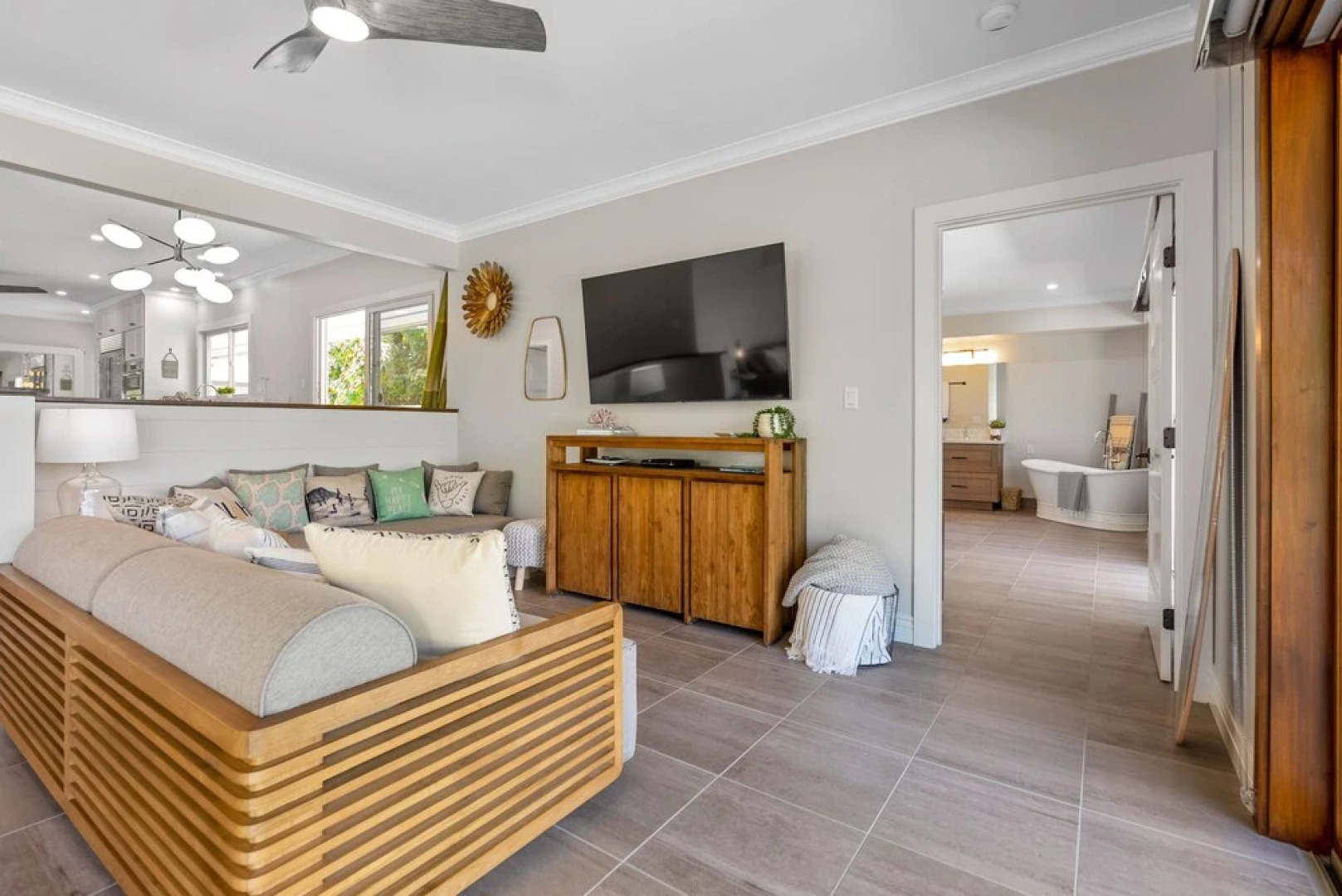 Hale Oahu Villa by Avantstay Kailua Beachfront House! Coastal Luxury!