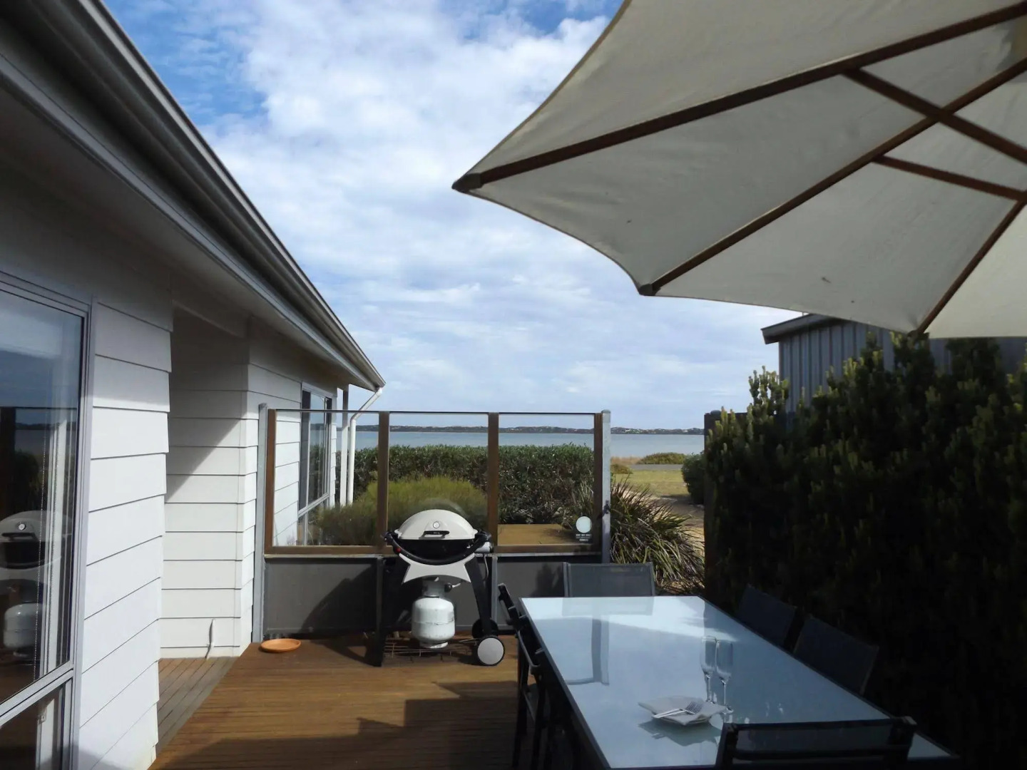 Coorong Waterfront Retreat