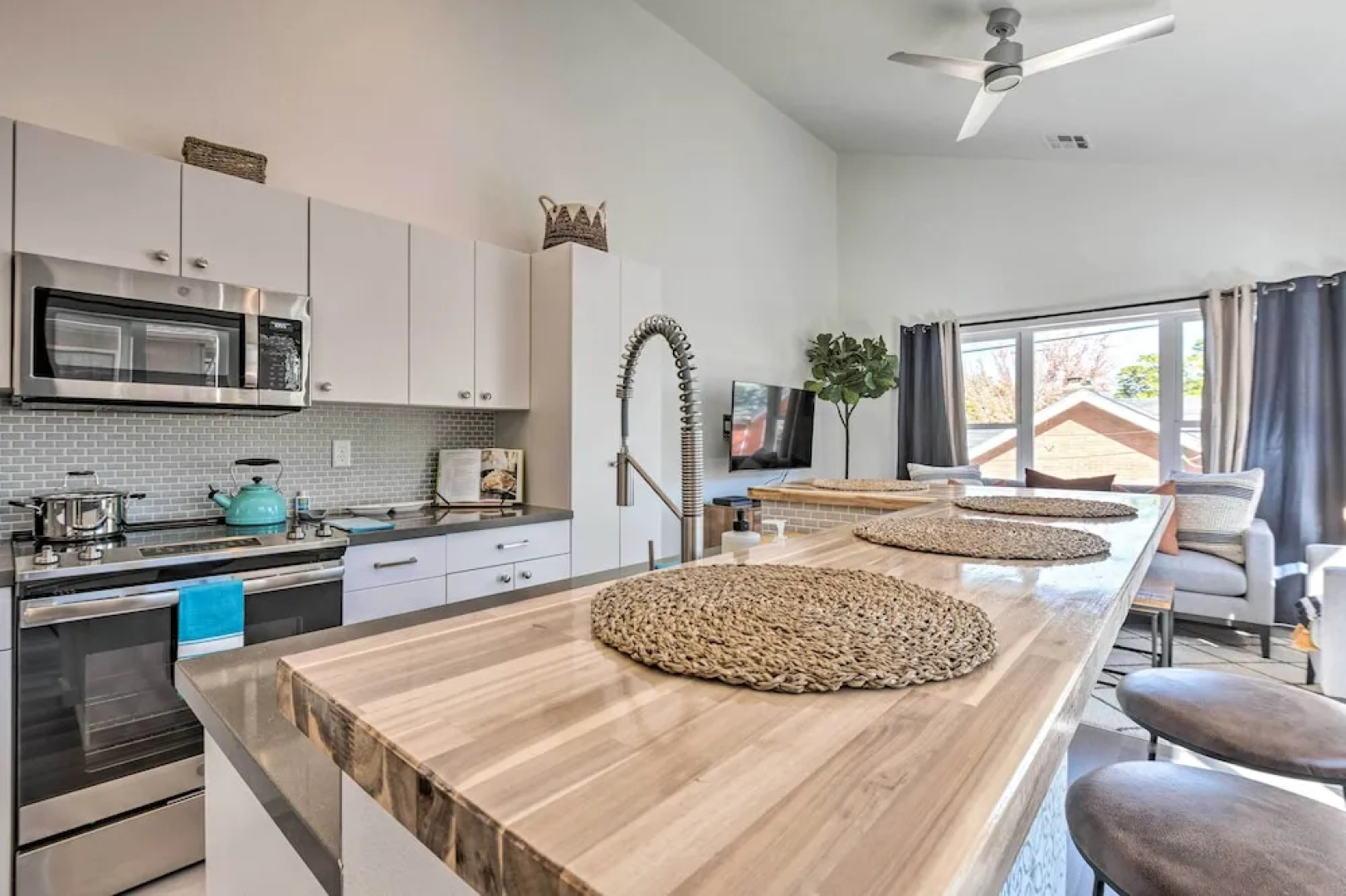 Modern Midtown Haven w/ Garage: Mt Rose Day Trips!