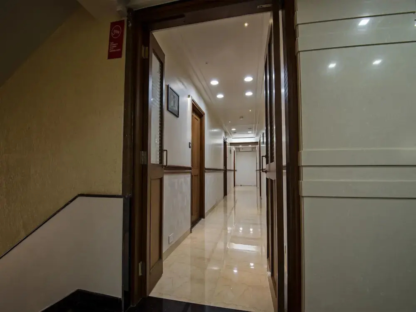 OYO 9721 Hotel SR Rooms