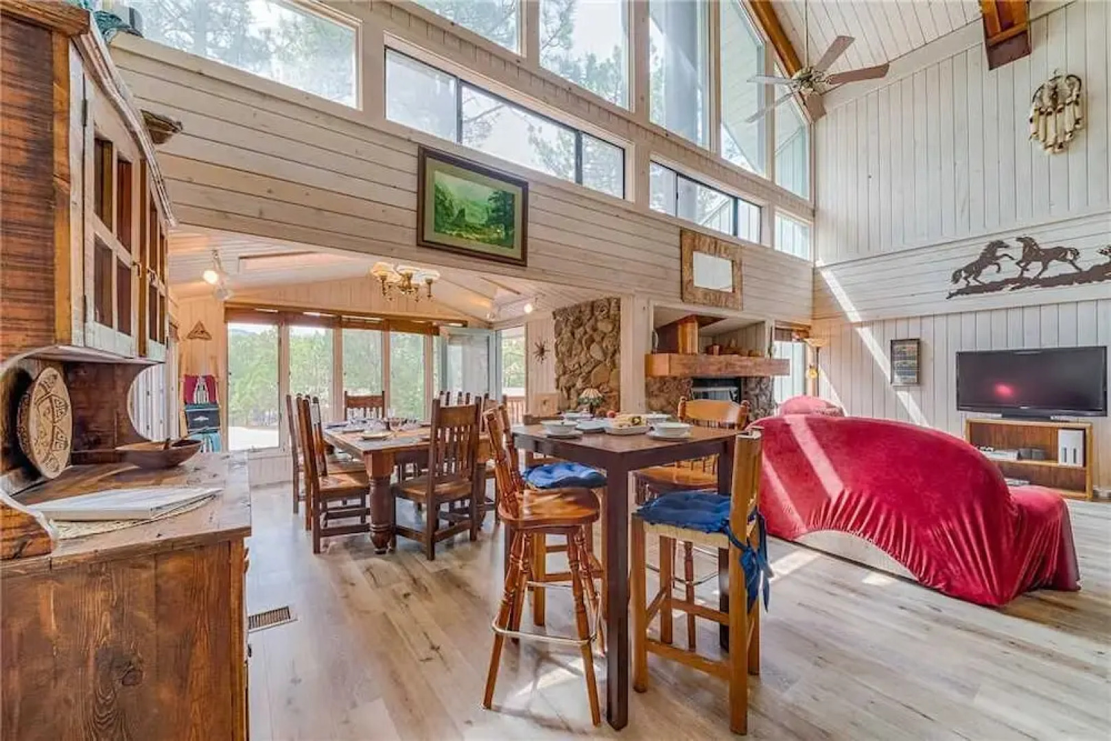 Alto Chalet - Three Bedroom Cabin with Hot Tub