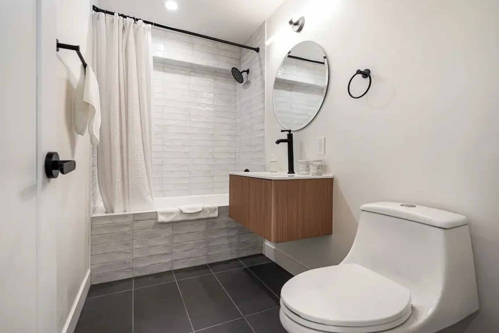 Oceanview Sunset View 3BR Luxe Home Yard