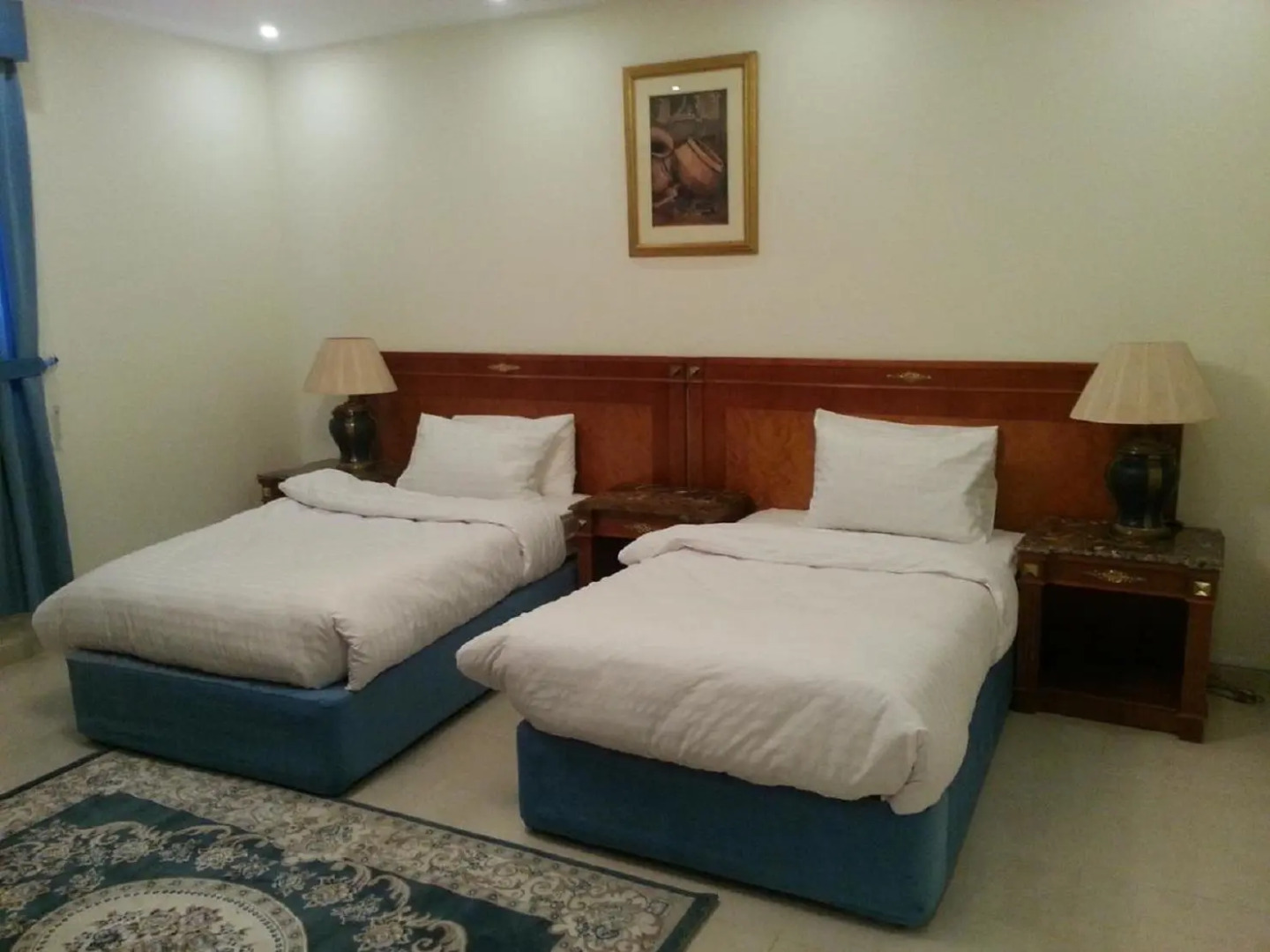 LA Fontaine Royal Hotel