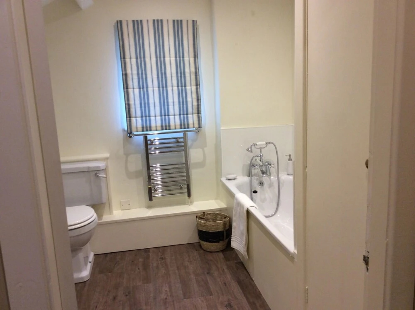 4-bedroom Riverside House With Garden Near Denbigh