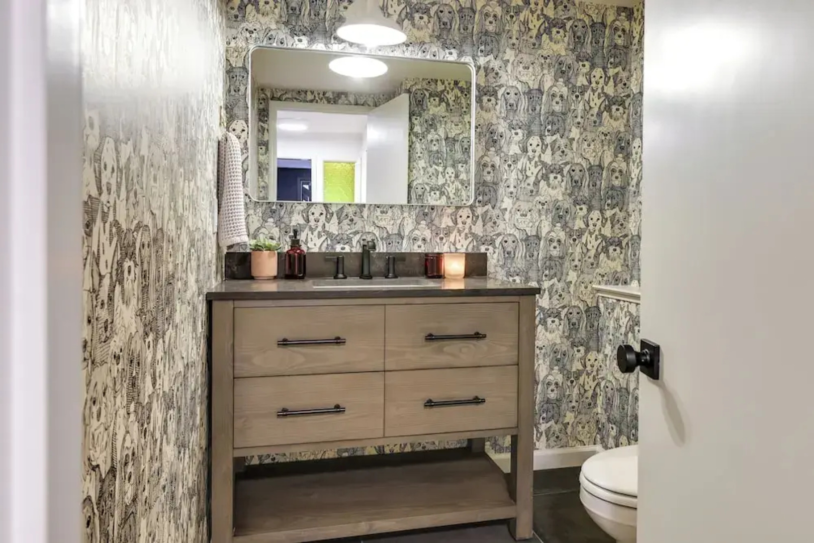 Deck & Fire Pit: Stunning Twain Harte Cabin!