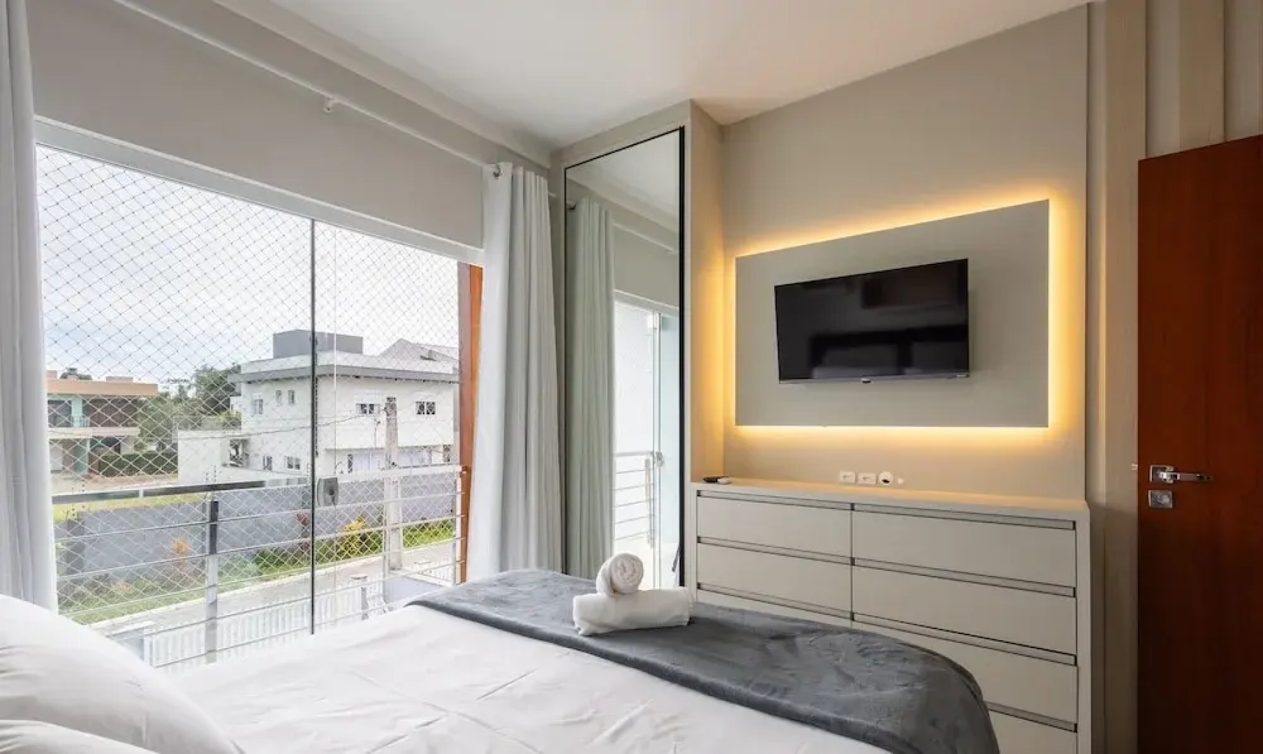 House With Pool and Barbecue Ekd0397