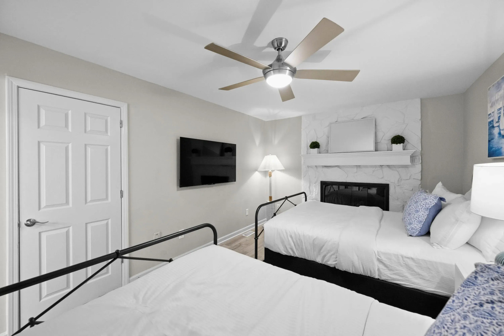 Sip, Sip Away by Avantstay Pool + Hot Tub