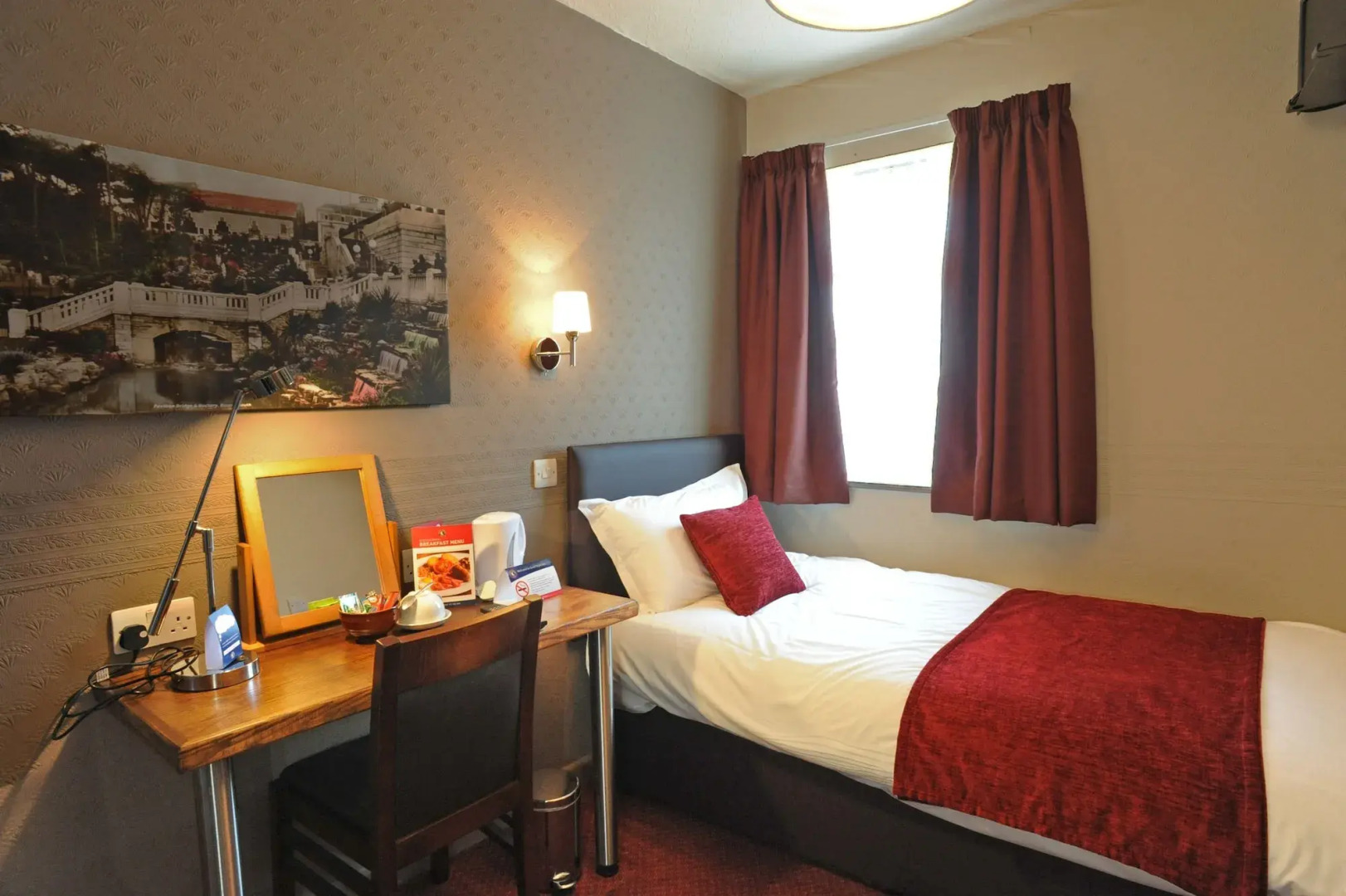 The Spyglass and Kettle