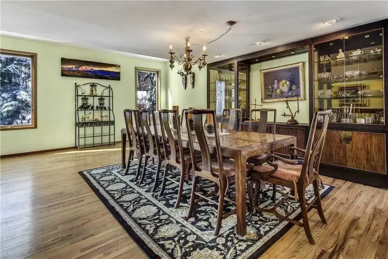 Slopeside Chalet - 6 Bedrooms Home