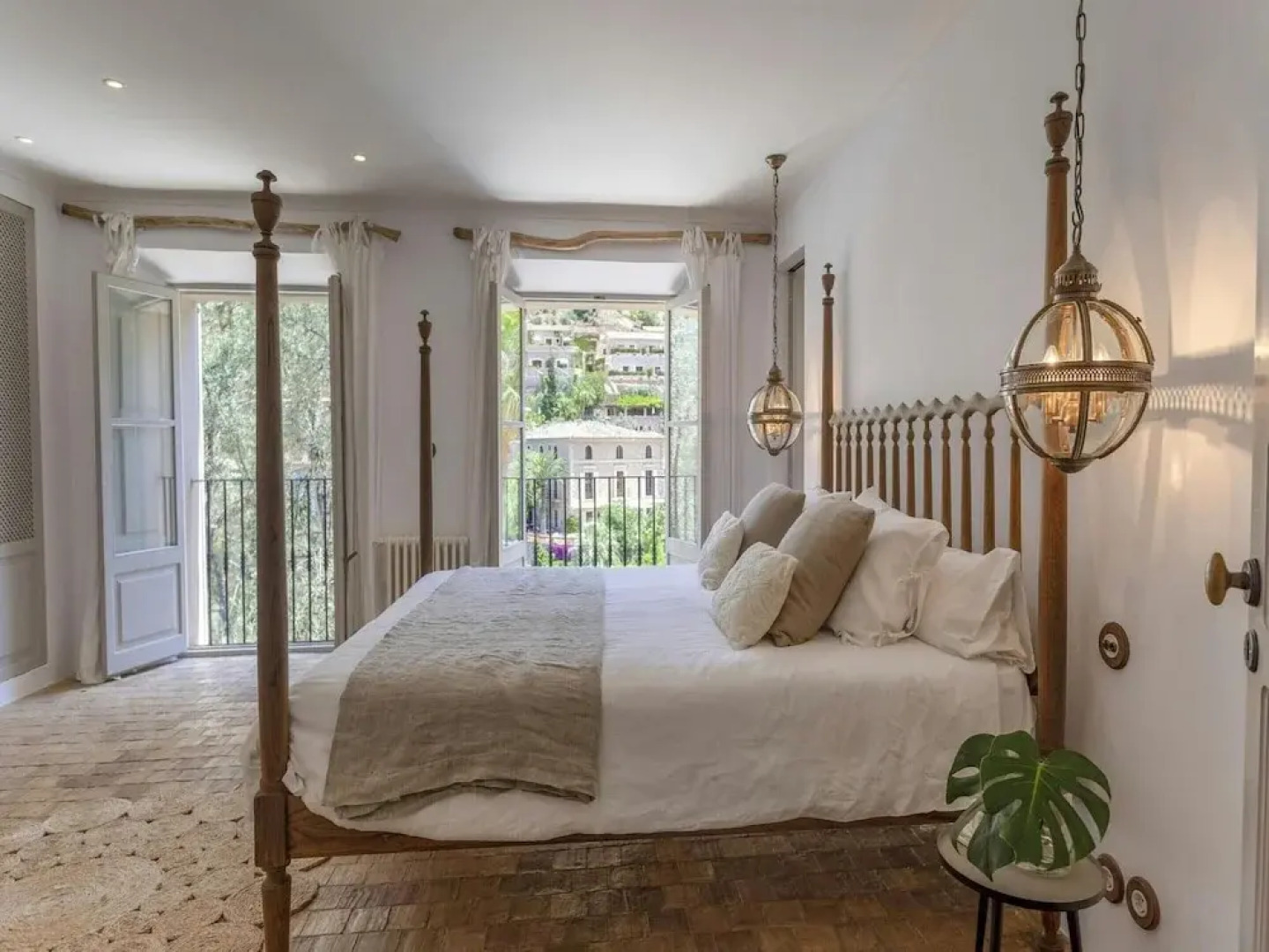 Stylish Holiday Home With Deia Views