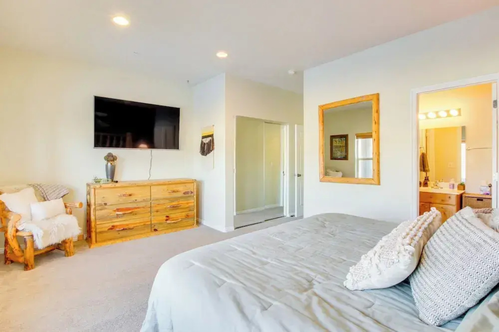 6 Mi to Powder Mtn w/ Shuttle: Cozy Eden Condo!