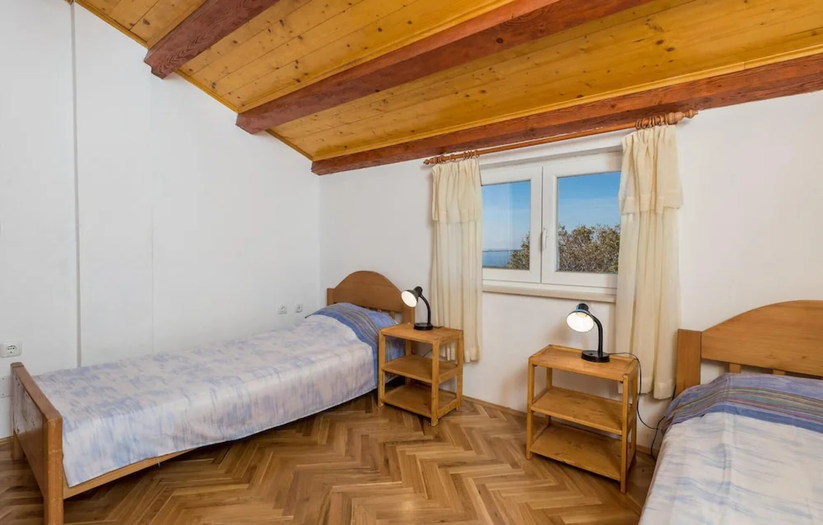 Beautiful Apartment in Balenska Draga With 2 Bedrooms