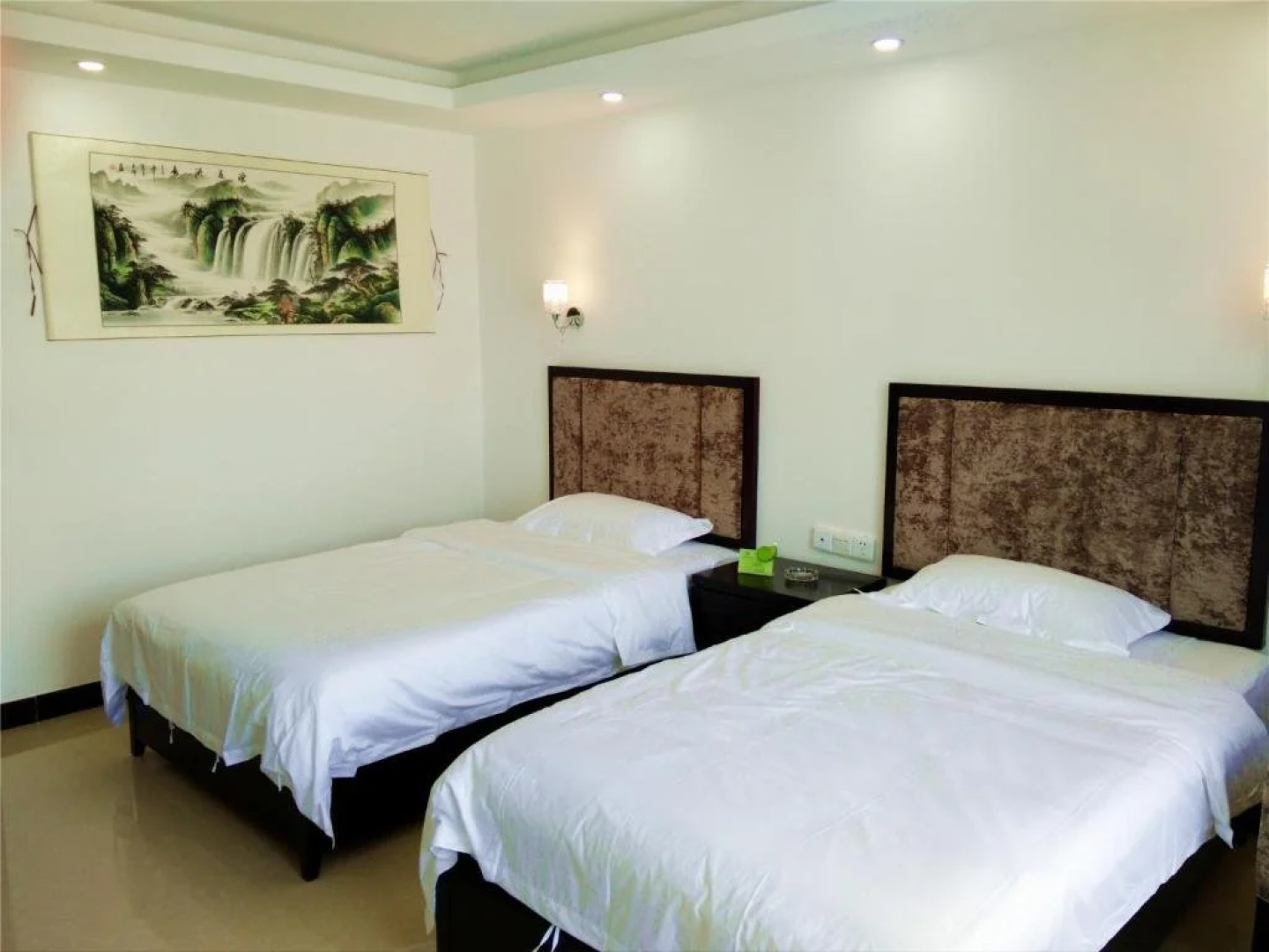 Guilin Yangshuo Jingying Huanle Village Holiday Inn