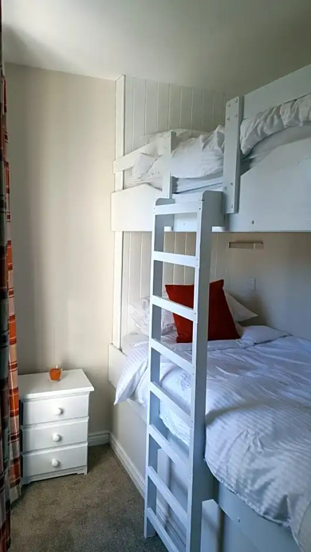 Central Bar Guesthouse