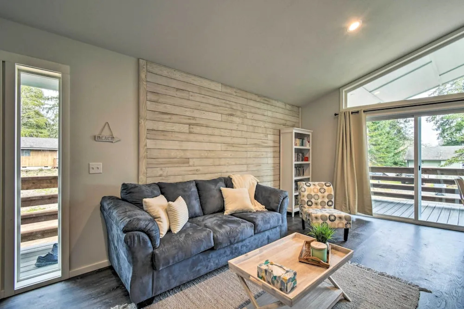 Cozy Cottage on the Coast Near Downtown Westport!