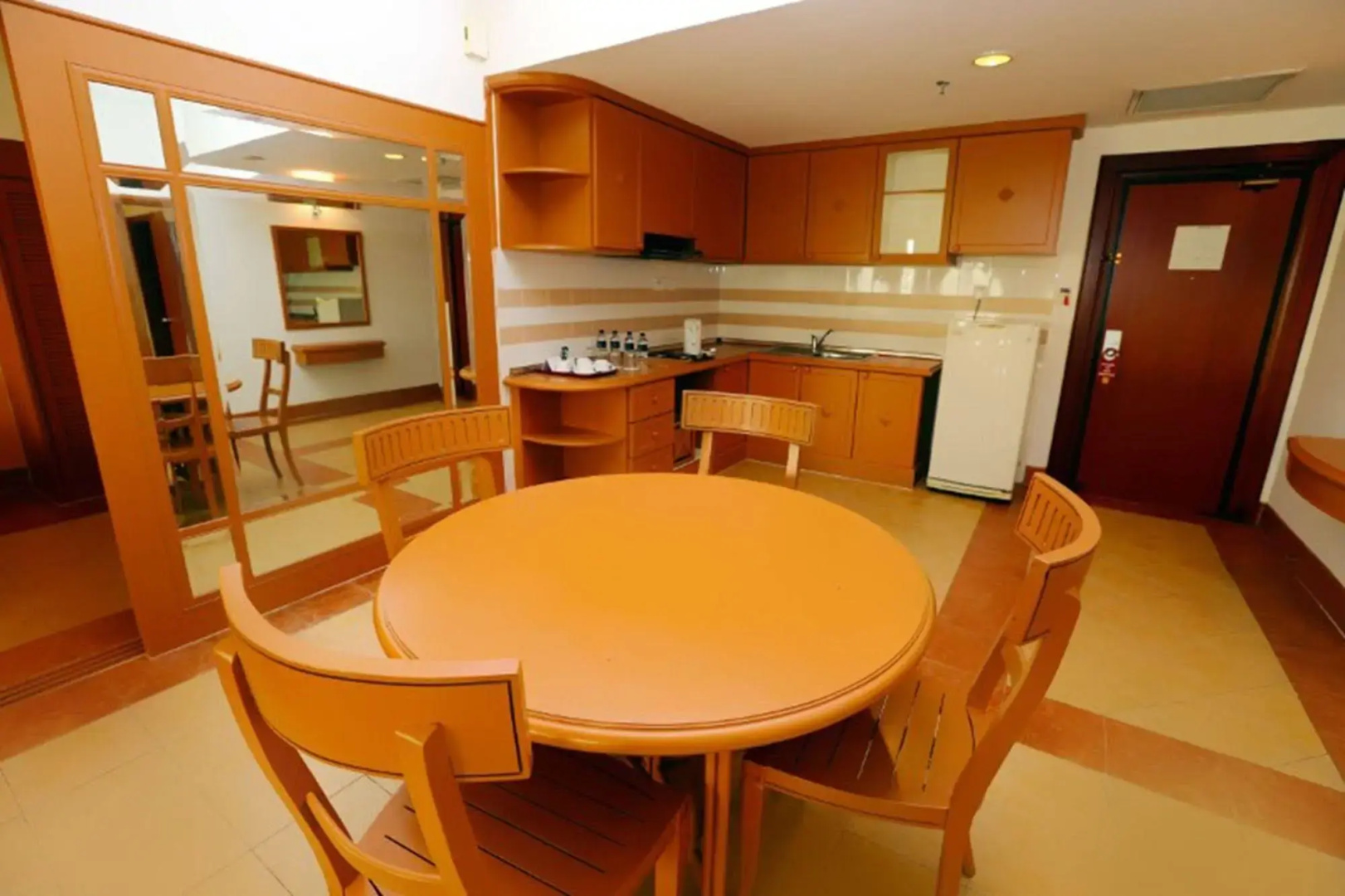 M Suites Hotel